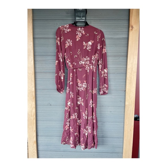 ASTR the label crepe wrap dress - Picture 2 of 5